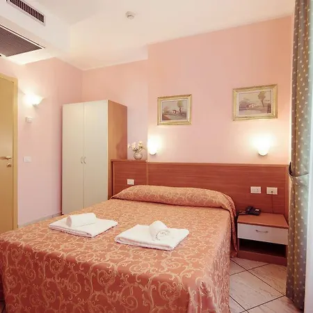 Brianza Hotell 3*